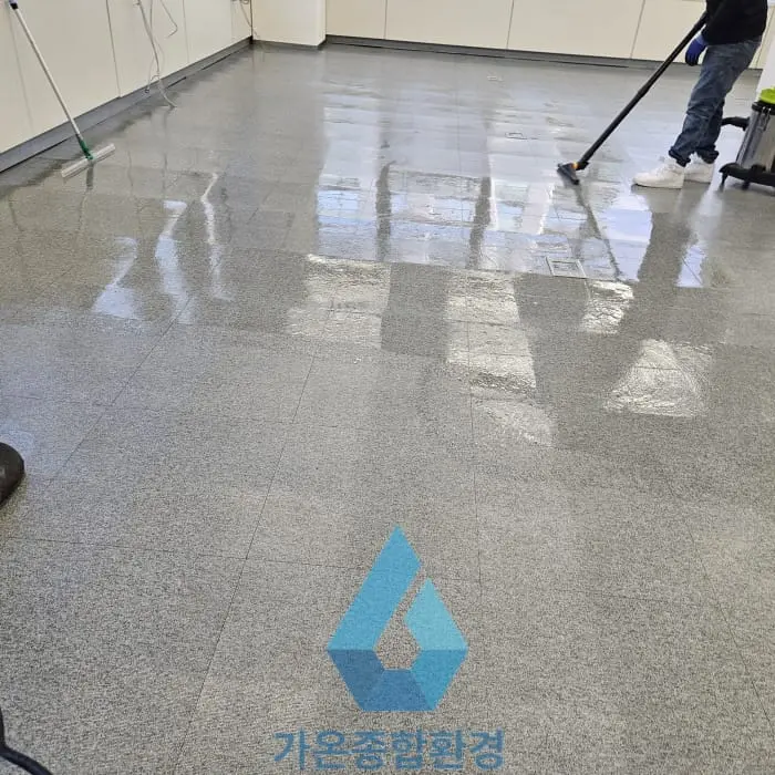 서울 경기 사무실 대청소 전문업체에게 맡기세요 - 시공 사진 2