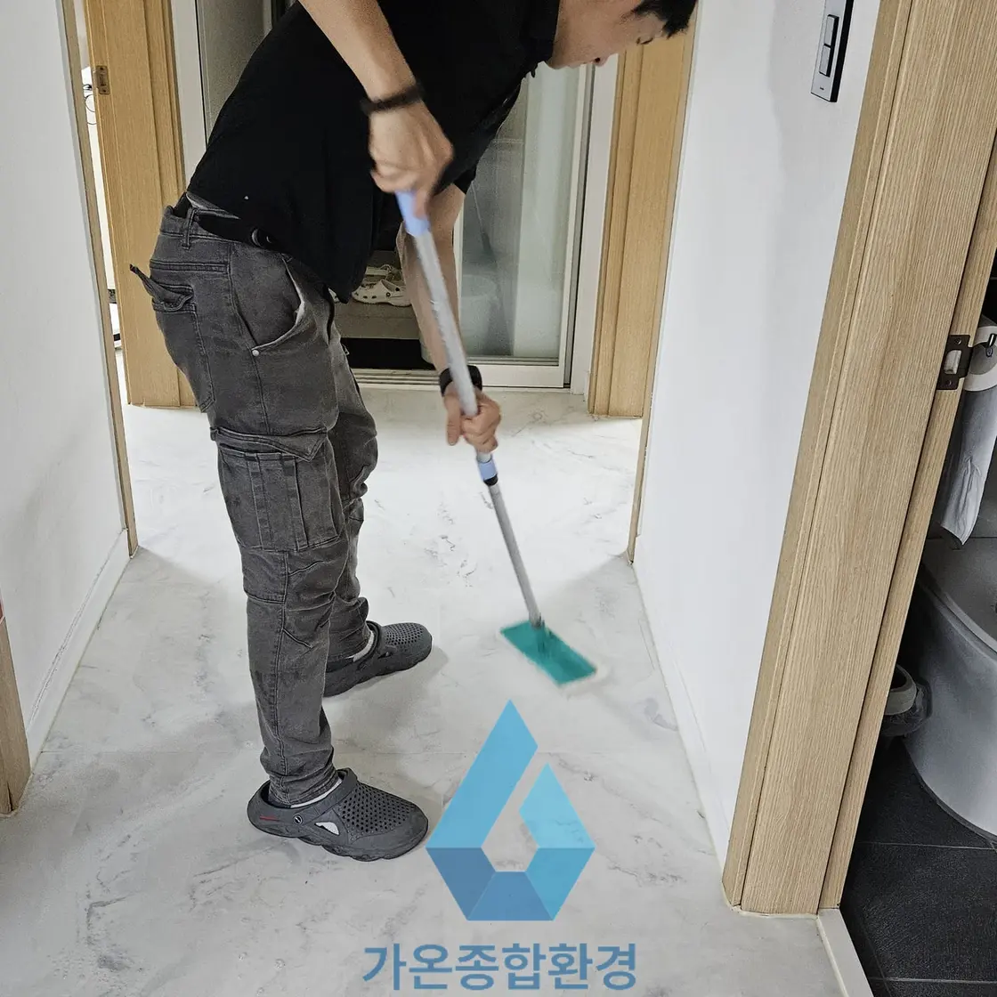 아파트 역류 침수청소, 경험 있는 전문업체가 2차 피해를 막습니다 - 시공 사진 3